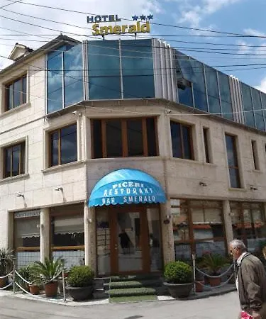 Hotel Smerald ホテル *