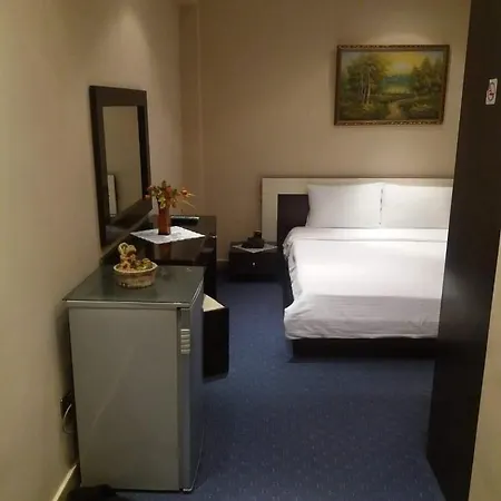Hotel Smerald ホテル コルチャ