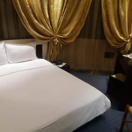 Hotel Smerald *