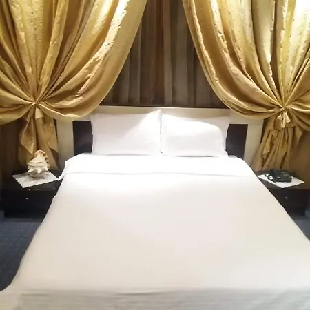 Hotel Smerald ホテル コルチャ